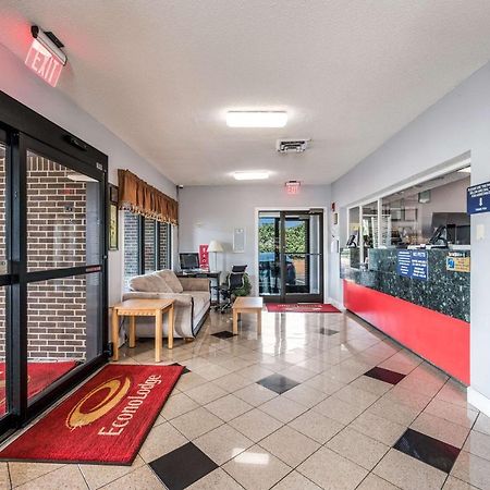 Econo Lodge Inn & Suites University Гантсвілл Екстер'єр фото