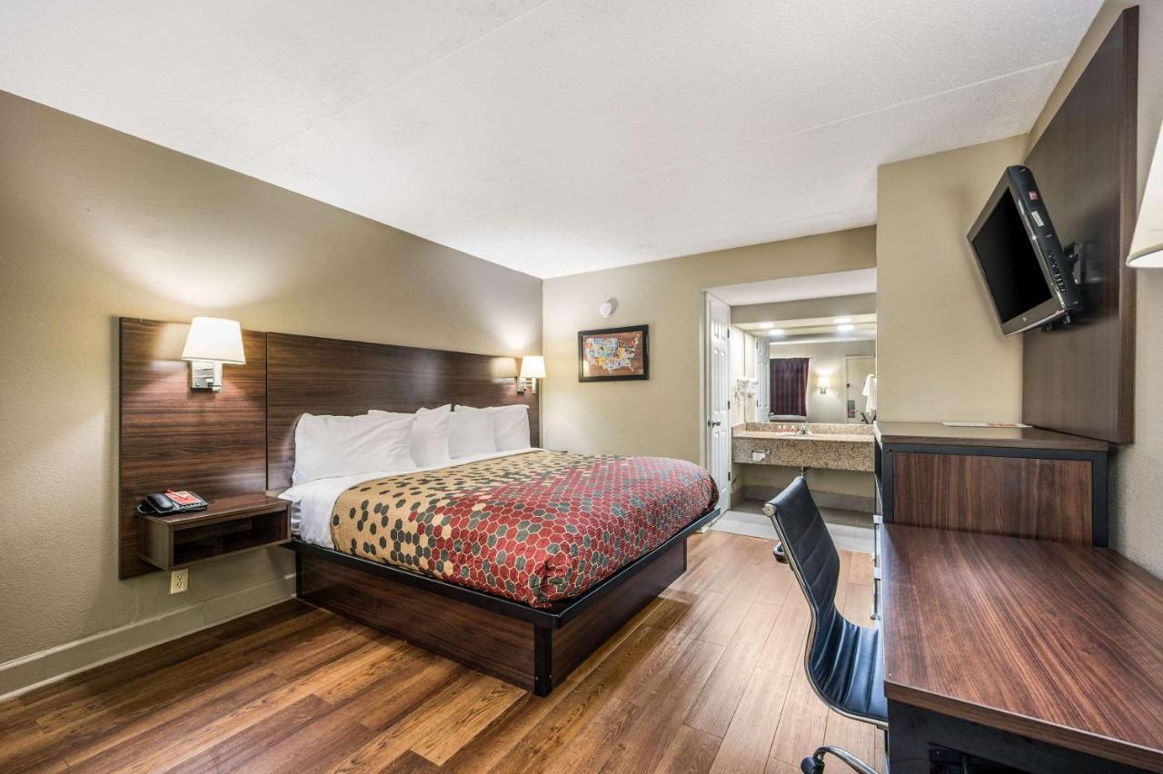Econo Lodge Inn & Suites University Гантсвілл Екстер'єр фото