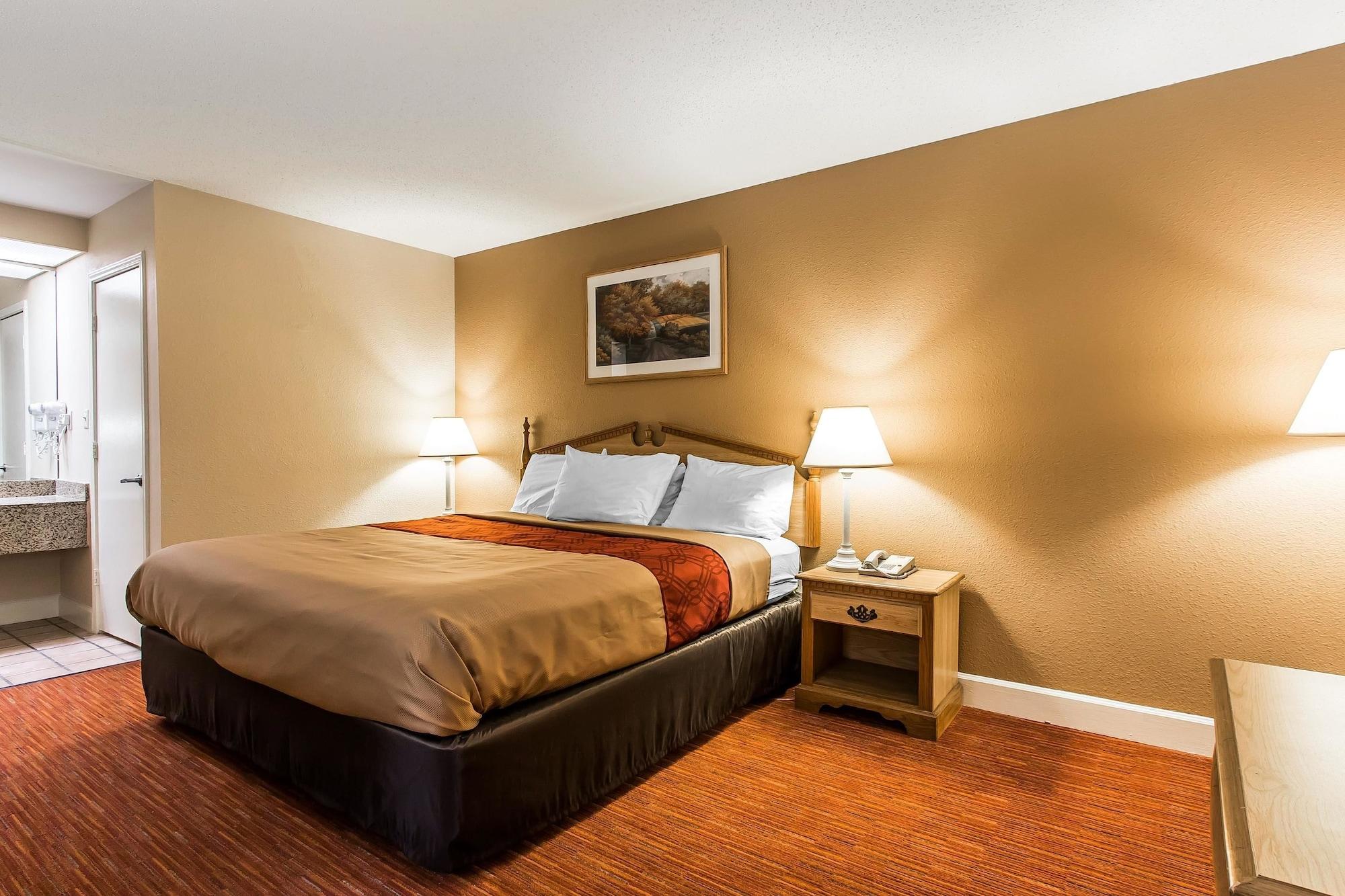 Econo Lodge Inn & Suites University Гантсвілл Екстер'єр фото