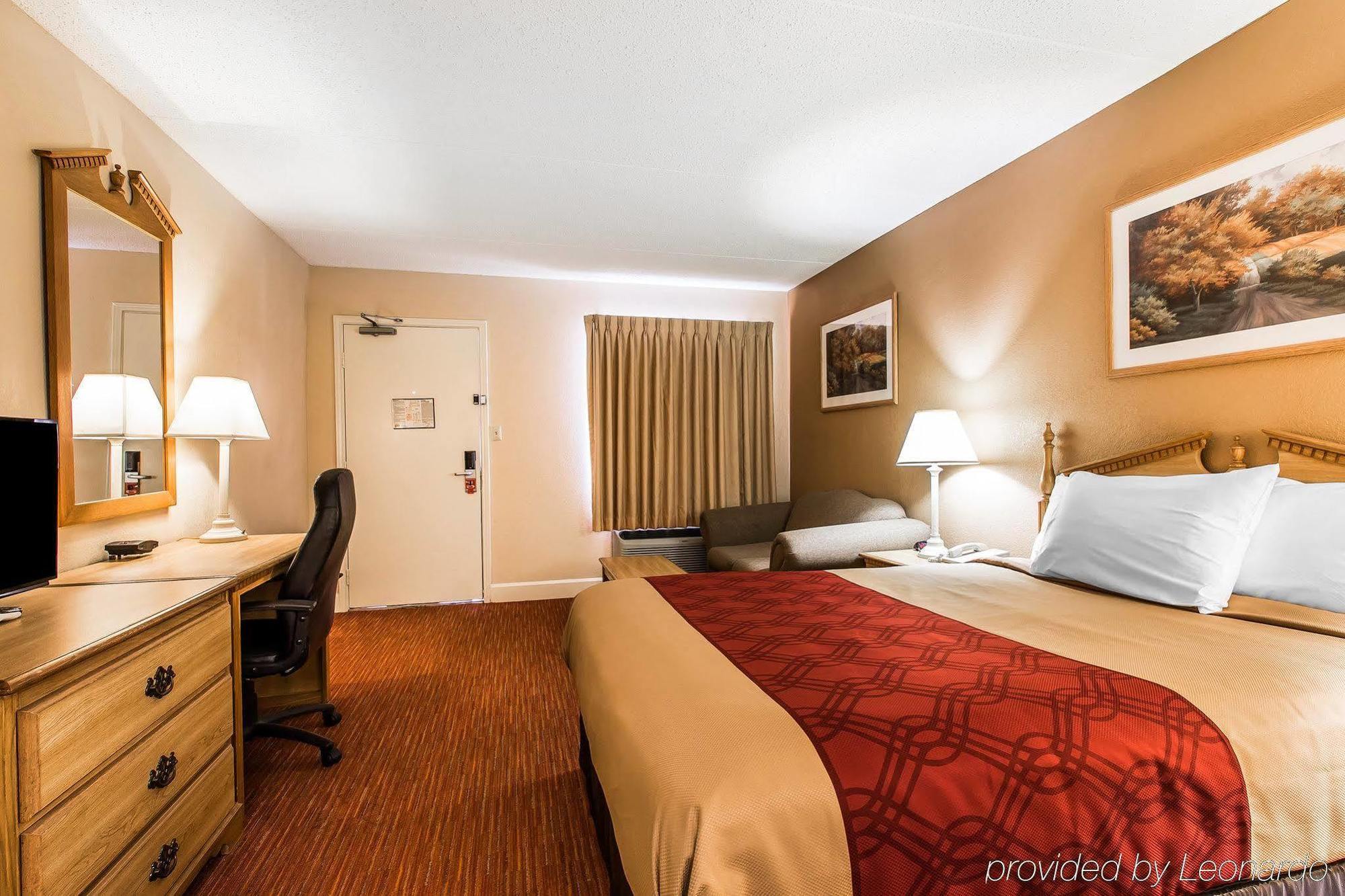 Econo Lodge Inn & Suites University Гантсвілл Екстер'єр фото