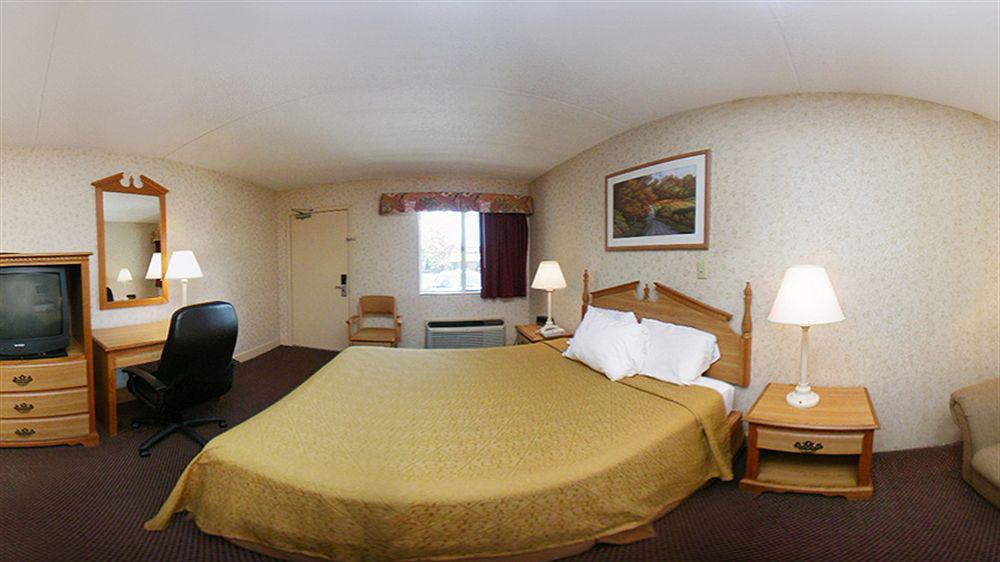 Econo Lodge Inn & Suites University Гантсвілл Екстер'єр фото